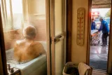 浴槽で意識不明の90代男性、熱中症疑いで搬送 家庭での備えが課題に