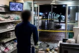 秋田市茨島のコンビニ強盗、深夜に商品奪われ逃走 警戒呼び掛け