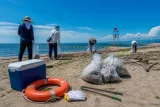 真夏日続く秋田 にかほの海水浴場で海開き前のクリーン活動