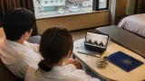 リモート会見で発覚 県職員の私的行動