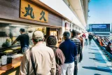 尼崎ボート場内の人気店「丸久」、お好み焼きや焼きそばで集客