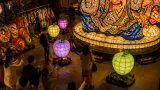 青森屋が「ねぶたハロウィン」開催 伝統技法でりんご灯篭を制作できる体験も