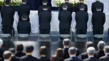防災ヘリ墜落から8年、追悼式と機体展示を巡る遺族と県の応酬