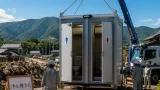 被災地へエアコン付きコンテナトイレを派遣、衛生環境の改善めざす