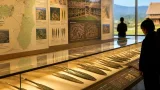出土銅器を通じ邪馬台国論争を照らす企画展、吉野ケ里で比較展示