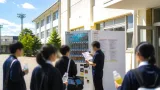 深津中に市内初の校内自販機設置 生徒発案で熱中症対策を実現