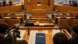 福岡県議会議長をめぐる辞職勧告論議、県政への波及懸念