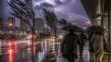 夜遅くまで落雷や突風に警戒 大気非常に不安定