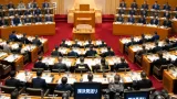 議長辞職勧告、採決見送り 臨時議会で自民の動議可決