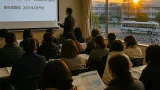 県教委、御殿場南高の仮移転を半年延期と説明