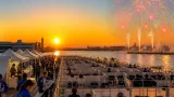 八戸花火大会、観覧席新設と市民参加企画で変わる夏の風景
