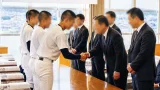 八王子実践が初の甲子園切符 市長表敬で決意新たに