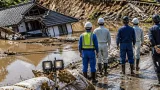 半壊住宅にも県支援金を支給へ 酒々井で知事視察