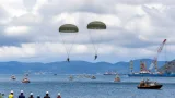 辺野古沖で米海兵隊が降下訓練、県は容認