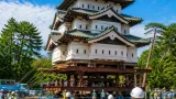 弘前城天守、次の移動へ反時計回りで回転作業開始