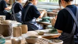 高校生が地元窯元で陶芸体験 日田・昭和学園で制作に挑戦