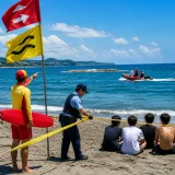 葉山・森戸海岸で18歳が沖合で行方不明、死亡確認