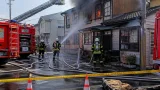 河北町で住宅火災 けが人なし、消火活動が続く