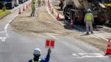 金沢・百坂町の国道、ミキサー車由来とみられる砂利で通行規制