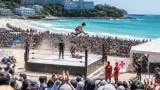 白良浜に砂のリング舞う 格闘技とプロレスが地元を賑わせる