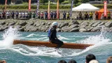 丸太一本で下る伝統技術、那賀で96人が挑む