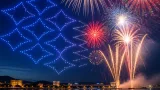 松江の夜空を彩る「松江水郷祭」 宍道湖で１万発、ドローンも登場