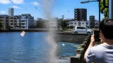 松江・京橋川沿いで短時間の「つむじ風」確認