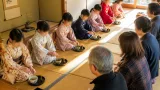 松山・愚陀仏庵で熊本地震支援のチャリティー茶会開く