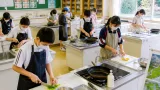 宮崎市、部活動地域展開へ 赤江東中で料理体験会を実施