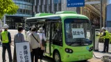 長岡中心部で電動小型バス「ぐるモビ」試走 市街地移動の新手法を検証