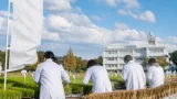 長岡で県農業研究所公開「ふれあいデー」 品種改良の現場を体験