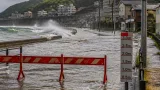 沿岸で潮位が高まる見込み 低地浸水に注意を