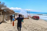 新潟・関屋浜で海開き前の浜茶屋消防訓練、火災想定で避難や通報を確認