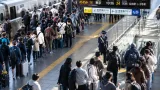 お盆Uターン、岡山の主要駅で混雑がピークに