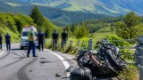 大分・九重で大型バイク事故 カーブ曲がり切れずガードワイヤーに衝突し男性死亡