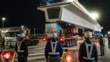 下郡バイパスをまたぐ橋桁を夜間架設、下郡工区の工事が前進