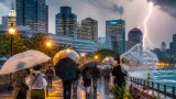 大阪 19日午後は雨と雷に注意