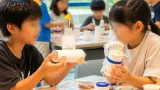 大津の博物館で夏休み工作 子どもたちが日用品でおもちゃ製作