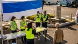 県境の市場で呼び掛け 安全運転キャンペーン実施