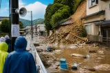 佐賀で大雨、唐津市に１１万超の避難指示 裏山崩落で建物被害も