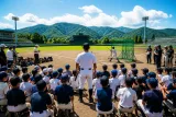 花巻出身の佐々木選手、地元小中生と交流し進路を語る