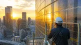 大阪・積水化学本社にフィルム型太陽電池の常設実装が評価