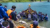四万十で神輿を川に沈める伝統 「神様の結婚式」に向けた清めの儀式