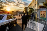 県内居住の未成年に面会要求 教職員を逮捕