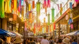 高岡中心市街地で「高岡七夕まつり」開幕 短冊と吹き流しが夏風情を演出