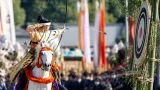 馬上から破魔矢放たれる 田辺祭、流鏑馬で締めくくり