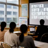 学校の保護者面談、オンライン化で移行期の連携を強化