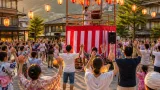 県歌や洋楽を取り入れ賑わう戸倉上山田の盆踊り
