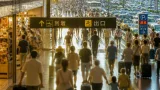 徳島でお盆帰省ラッシュ始まる 空港・駅に家族連れや若者でにぎわう