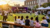 旧市役所跡地に整備された「TORIKOI PARK」 芝生広場完成で交流と防災の拠点に